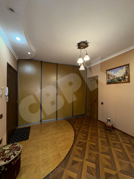 3- комнатная квартира ул. Орджоникидзе 43